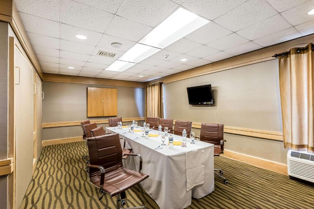 Comfort Inn Shady Grove - Gaithersburg - Rockville - image 3