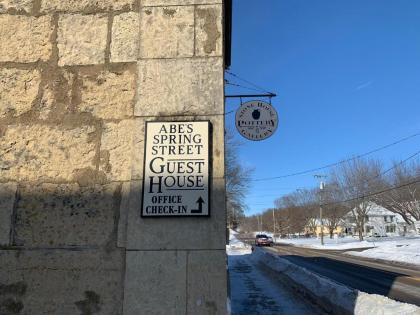 Abe's Spring Street Guest House - image 15