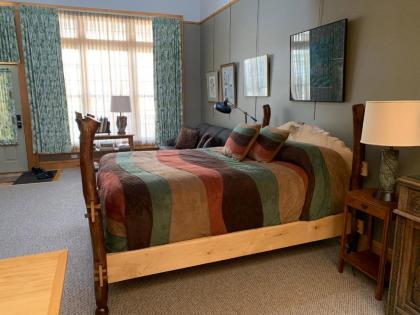 Abe's Spring Street Guest House - image 9