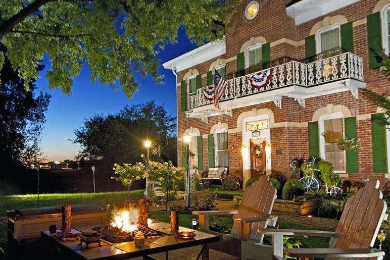 Cloran Mansion Bed & Breakfast - main image