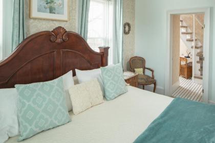 Cloran Mansion Bed & Breakfast - image 11