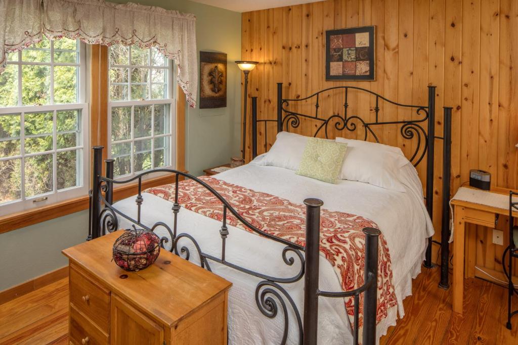 Cloran Mansion Bed & Breakfast - image 4