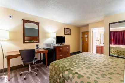 Econo Lodge Gallup - image 8