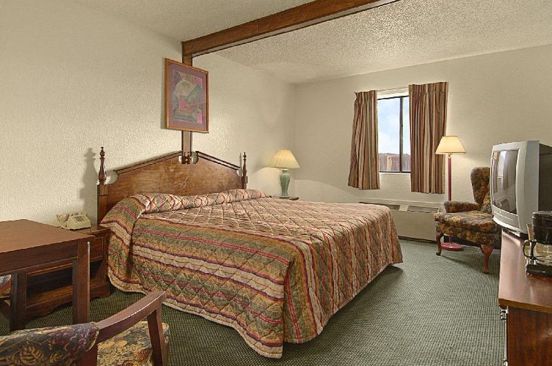 Super 8 by Wyndham Gallup - image 5
