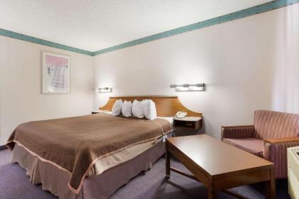 Travelodge by Wyndham Gallup - image 10