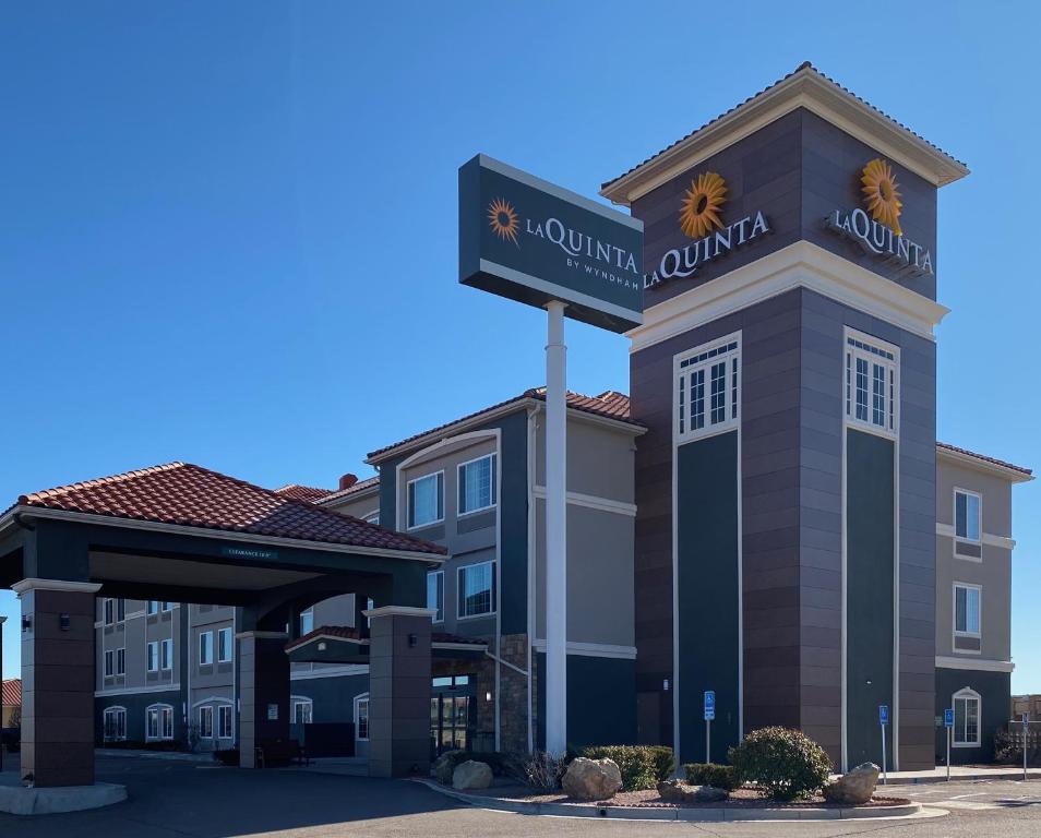 La Quinta by Wyndham Gallup - main image