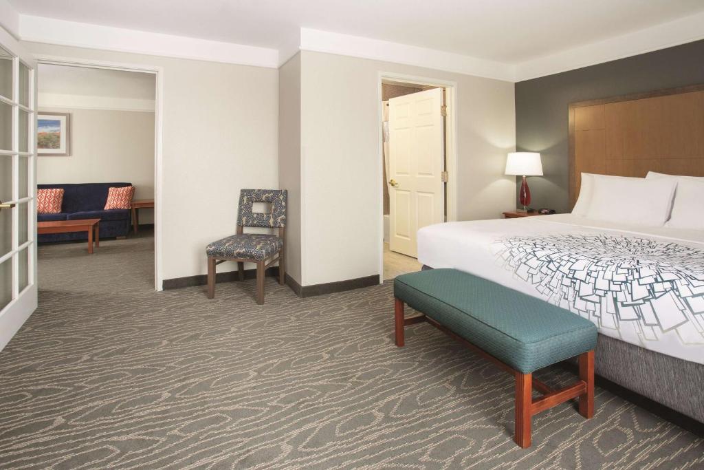 La Quinta by Wyndham Gallup - image 3