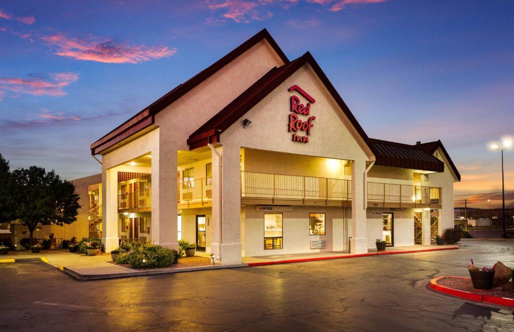 Red Roof Inn Gallup - main image