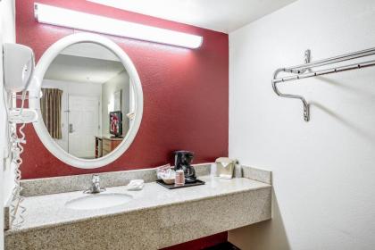 Red Roof Inn Gallup - image 12
