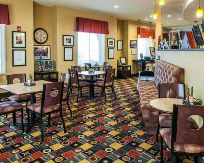 Comfort Suites Gallup East Route 66 and I-40 - image 8