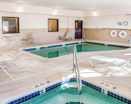 Comfort Suites Gallup East Route 66 and I-40 - image 9