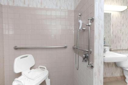 Microtel Inn & Suites by Wyndham Gallup - image 10