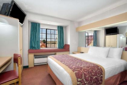 Microtel Inn & Suites by Wyndham Gallup - image 2