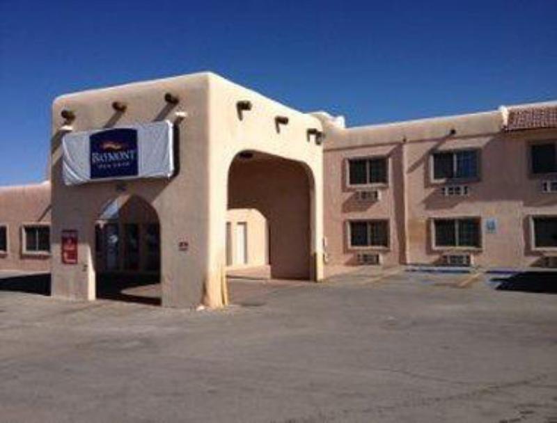 Knights Inn & Suites Gallup - image 2