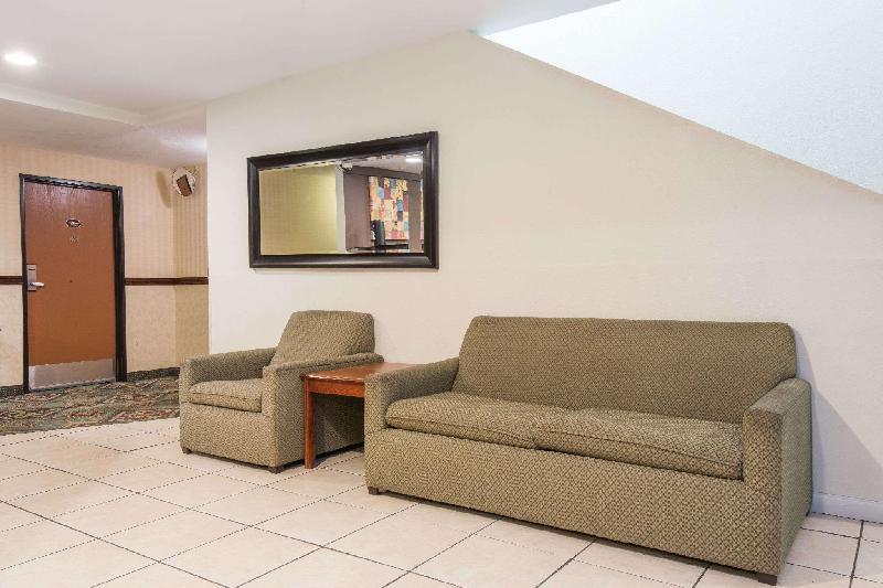 Knights Inn & Suites Gallup - image 5