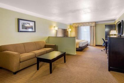 Quality Inn & Suites Gallup I-40 Exit 20 - image 13