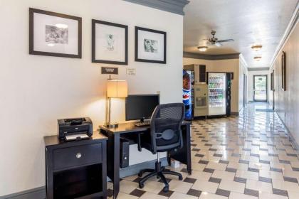 Quality Inn & Suites Gallup I-40 Exit 20 - image 15