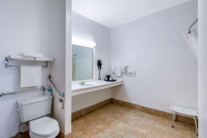 Quality Inn & Suites Gallup I-40 Exit 20 - image 7