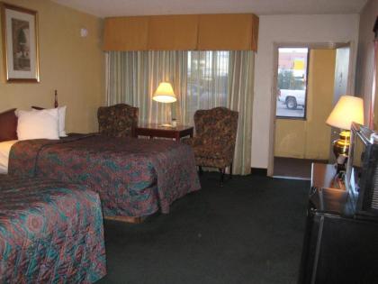 Royal Holiday Motel - image 10