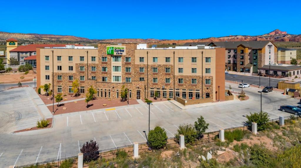 Holiday Inn Express & Suites Gallup East an IHG Hotel - main image