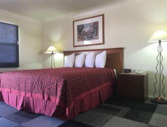 Knights Inn Gallup Near University of New Mexico - image 7