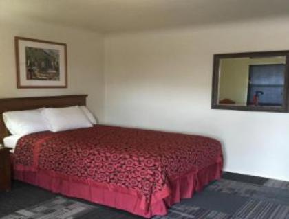 Knights Inn Gallup Near University of New Mexico - image 9