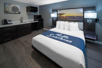 Days Inn by Wyndham Galt - image 14