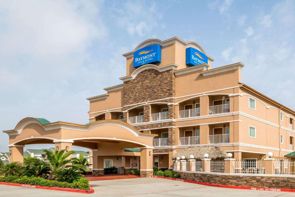Baymont by Wyndham Galveston - image 2