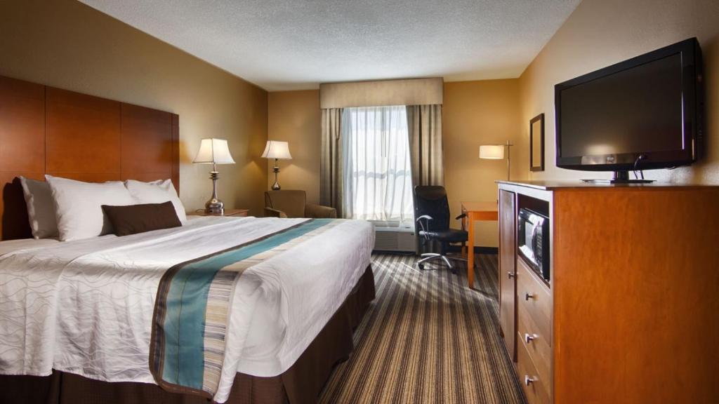 Best Western Plus Seawall Inn & Suites by the Beach - image 3