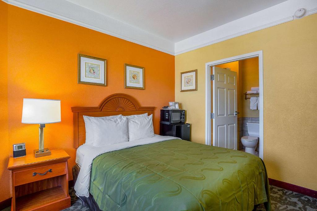 Quality Inn & Suites Beachfront - main image