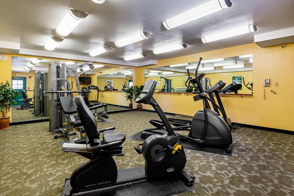 Quality Inn & Suites Beachfront - image 3