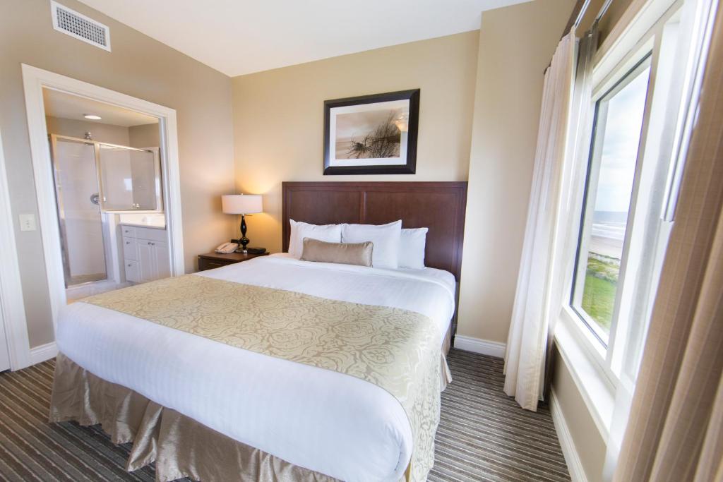Holiday Inn Club Vacations Galveston Beach Resort an IHG Hotel - image 2