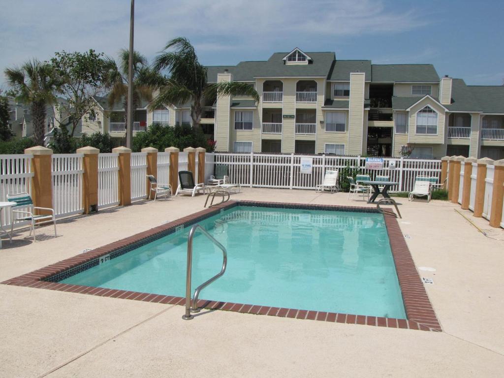 Island Inn - main image