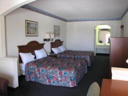 Island Inn - image 2