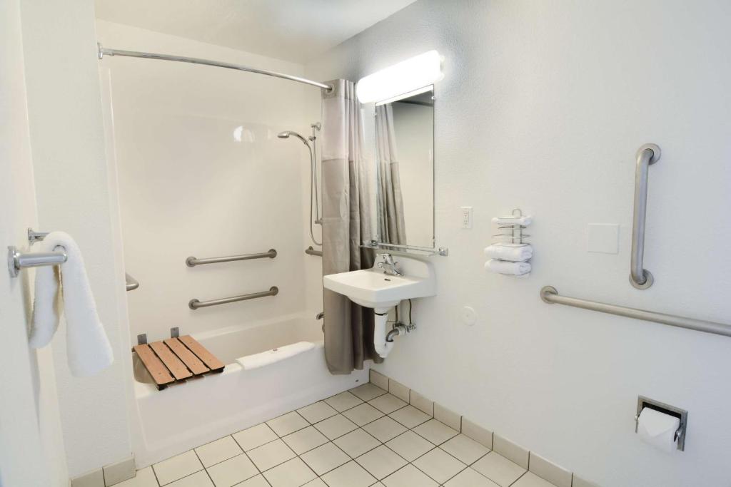 Motel 6-Galveston TX - image 4