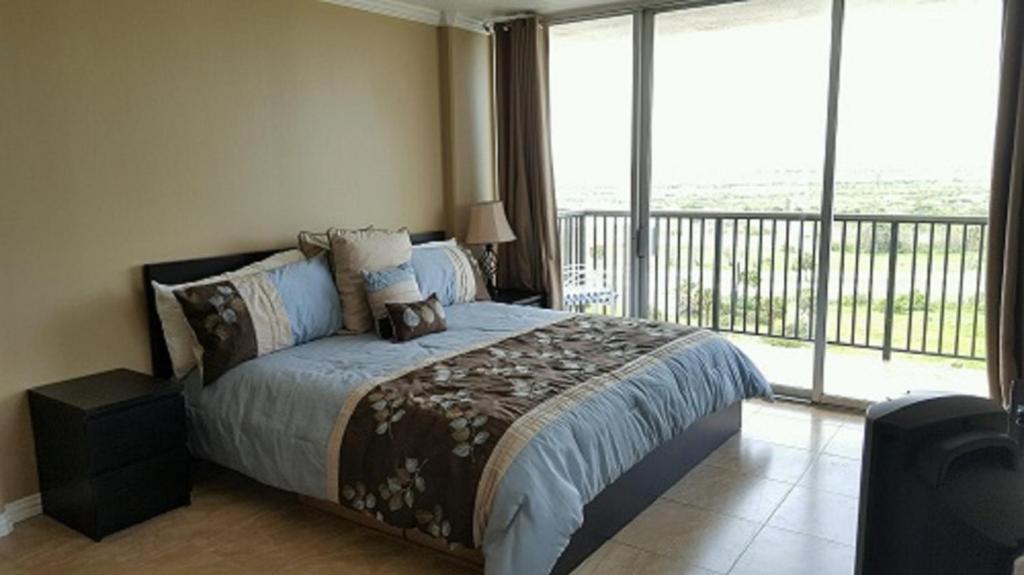Islander East Condominiums - image 5