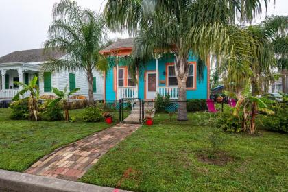 Ocean Blue - Charming Home 6 Blocks from the Beach