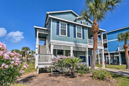 Galveston Retreat with Deck on San Luis Beach
