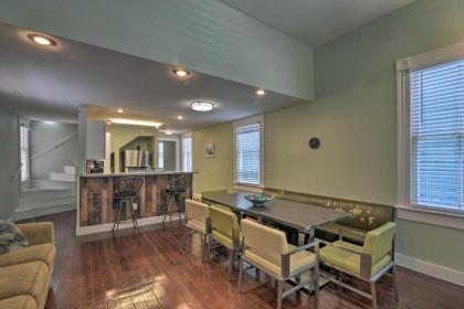 Revamped Home about 2 Mi to Galveston Seawall! - image 2