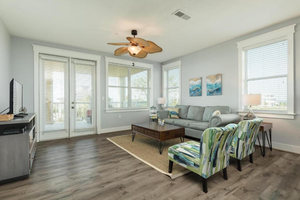 Sunset Vista By the Sea - Sparkling Pool and Bay Views! Enjoy Beach Club - Lazy River - Hot Tub! - image 4