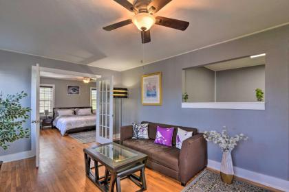 Walkable Galveston Apartment 1 Mi to Seawall