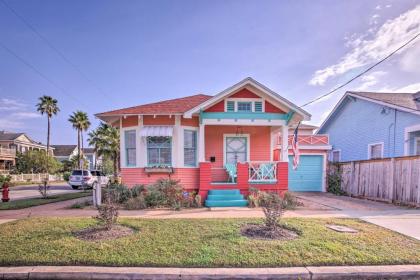 Roses Beach House - 2 Blocks to Pleasure Pier! Galveston Texas