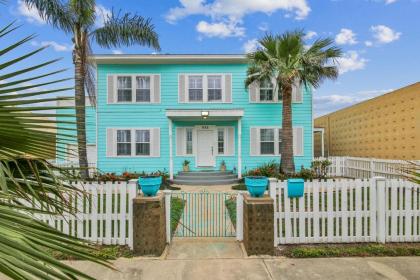 The Turquoise Turtle by Ryson Vacation Rentals