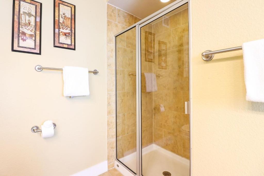 Beautiful two-bedroom with bay views in the lovely Pointe West Resort - image 3