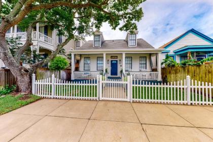 1896 Gulf Coast Cottage - image 1