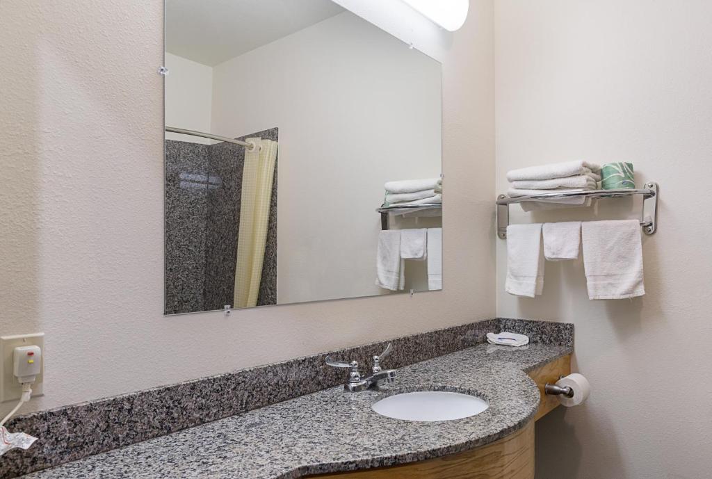Budget Inn Ganado - image 4