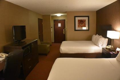 Holiday Inn Express Hotel & Suites Garden City