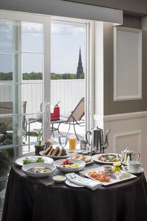 Garden City Hotel - image 2