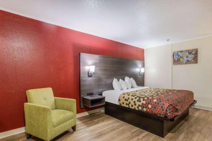 Econo Lodge Garden City - image 15