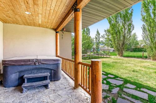 Lodge With Beach Access - image 3